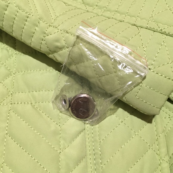 Beautiful lime green puffer coat - Picture 3 of 3